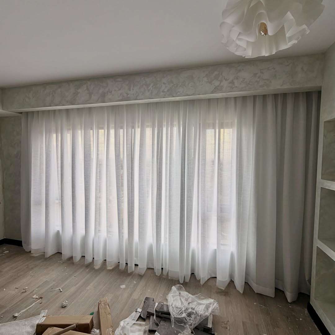 Examples of common window styling mistakes compared with professionally styled windows